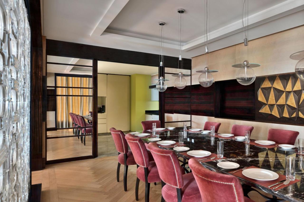 Jw Marriott Hotel New Delhi Aerocity Luaran gambar The dining room