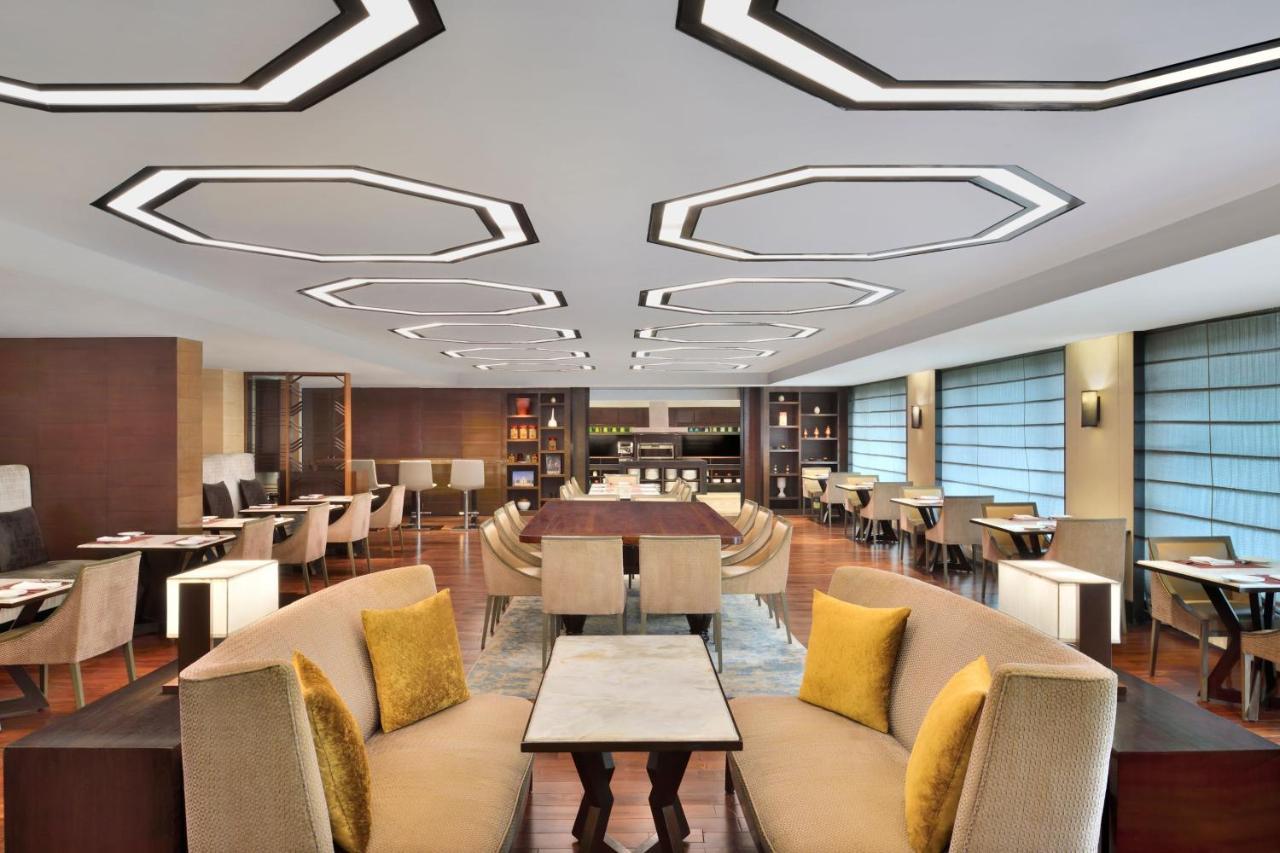 Jw Marriott Hotel New Delhi Aerocity Luaran gambar The lounge at the airport