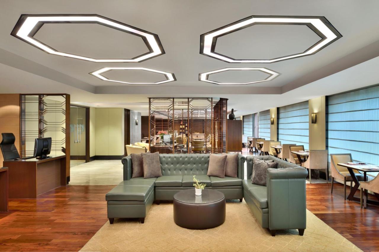 Jw Marriott Hotel New Delhi Aerocity Luaran gambar The lounge at the airport