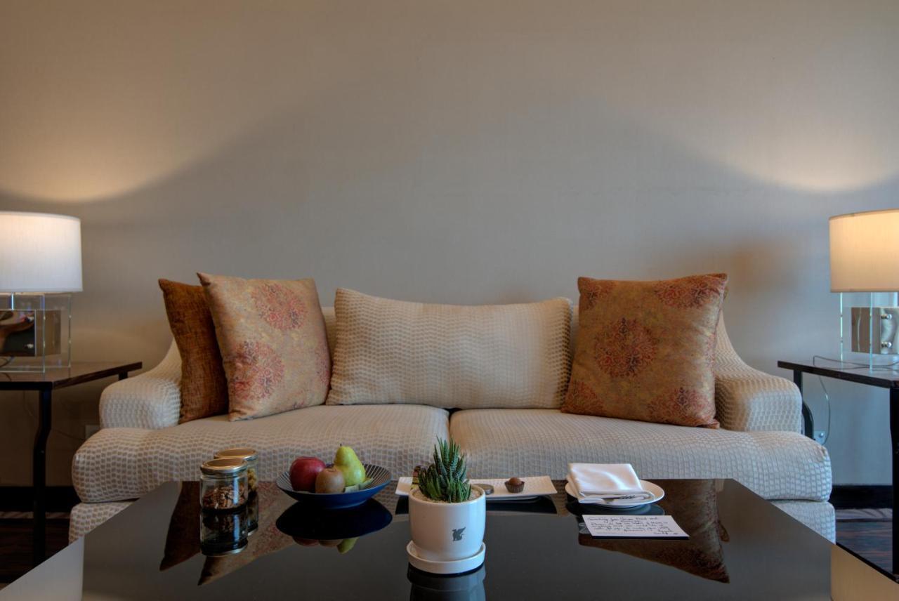 Jw Marriott Hotel New Delhi Aerocity Luaran gambar A sofa